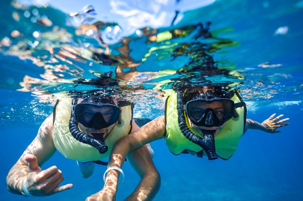 Adult Snorkel Set - Adventura Cayman Island Rentals